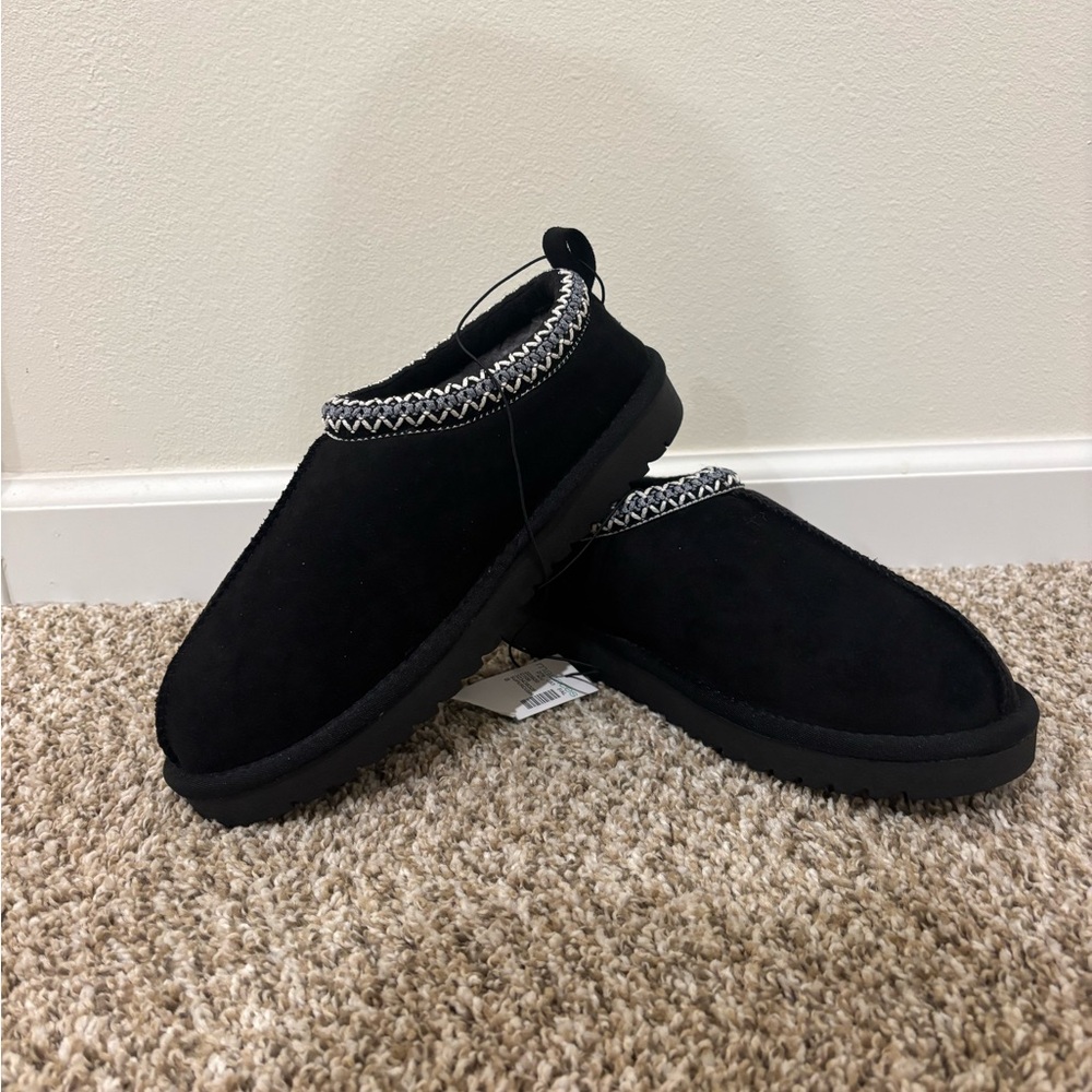 Cozy Black Suede Clogs with Patterned Trim
